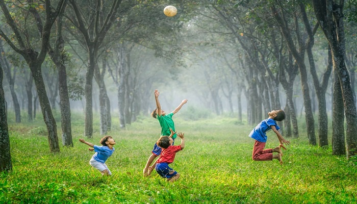 The importance and health benefits of free play for kids